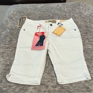 NWT Hybrid & Company White Bermuda Shorts Size 3